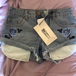 Mid rise shorts